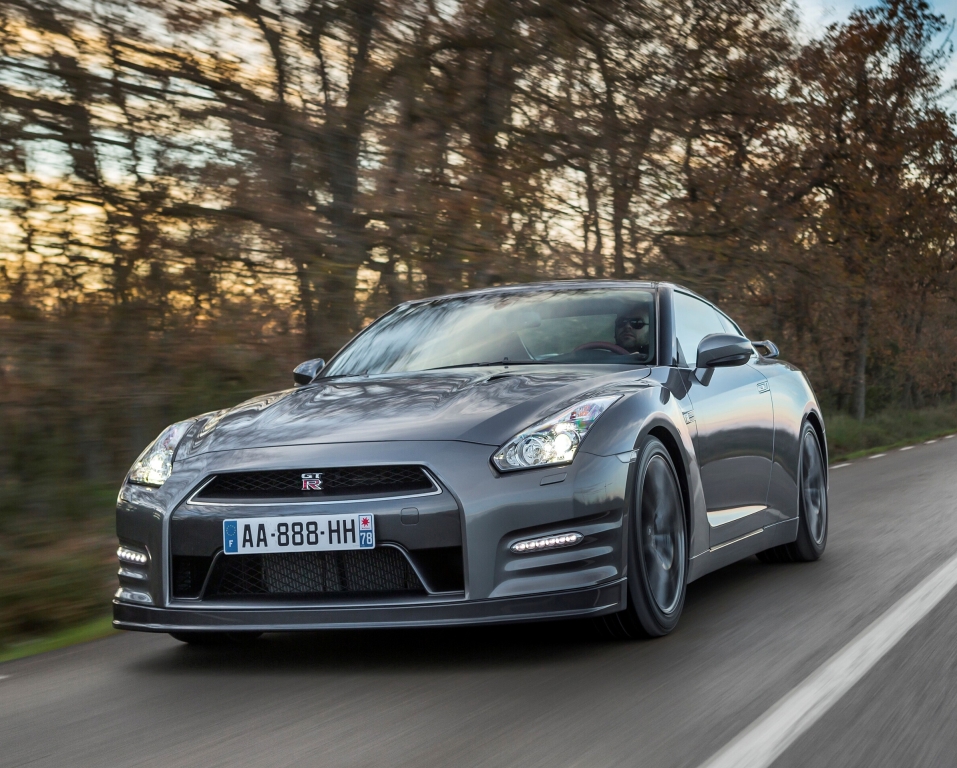 نیسان GT-R R35 (2010)