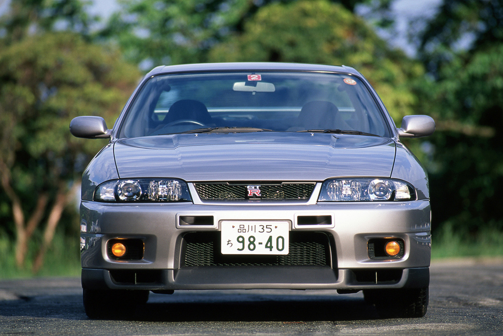 نسل چهارم: نیسان اسکای‌لاین GT-R (1995-1998)