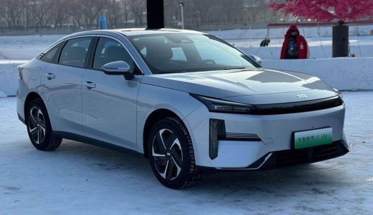رونمایی از Geely Galaxy L6 EM-i