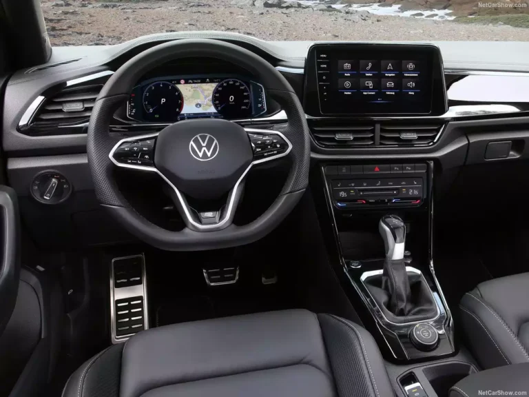 Volkswagen-T-Roc-2022-1280-ff79208cabb379607b5c798301e922bd0a