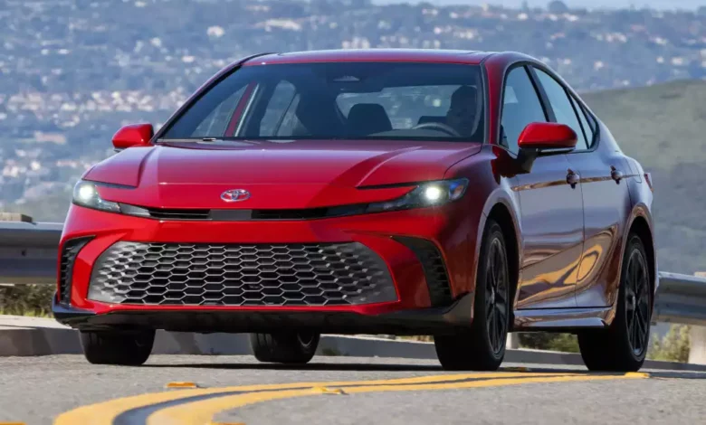 تویوتا کمری هیبرید ۲۰۲۵