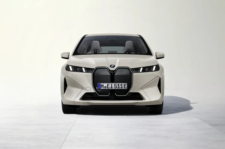معرفی BMW IX فیس لیفت