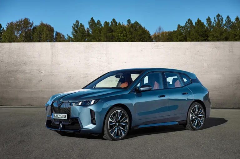 معرفی BMW IX فیس لیفت