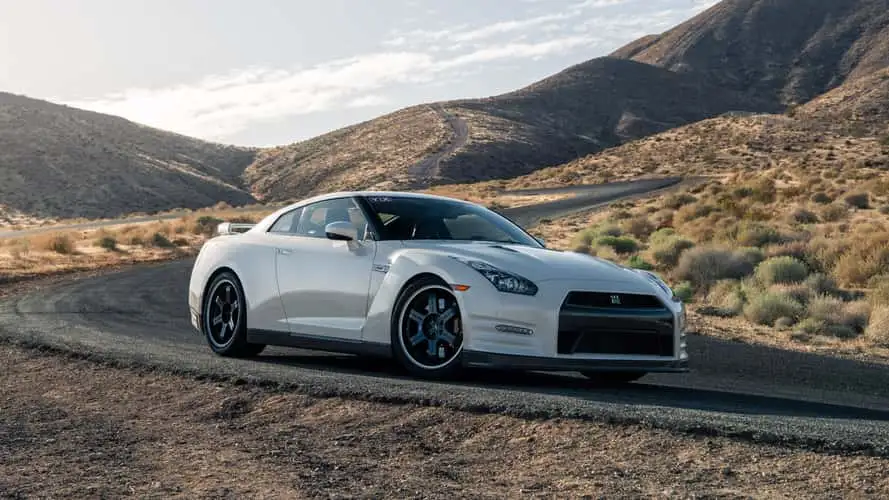 نیسان GT-R